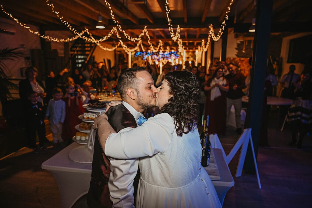 Mariés lors d'une soirée de mariage