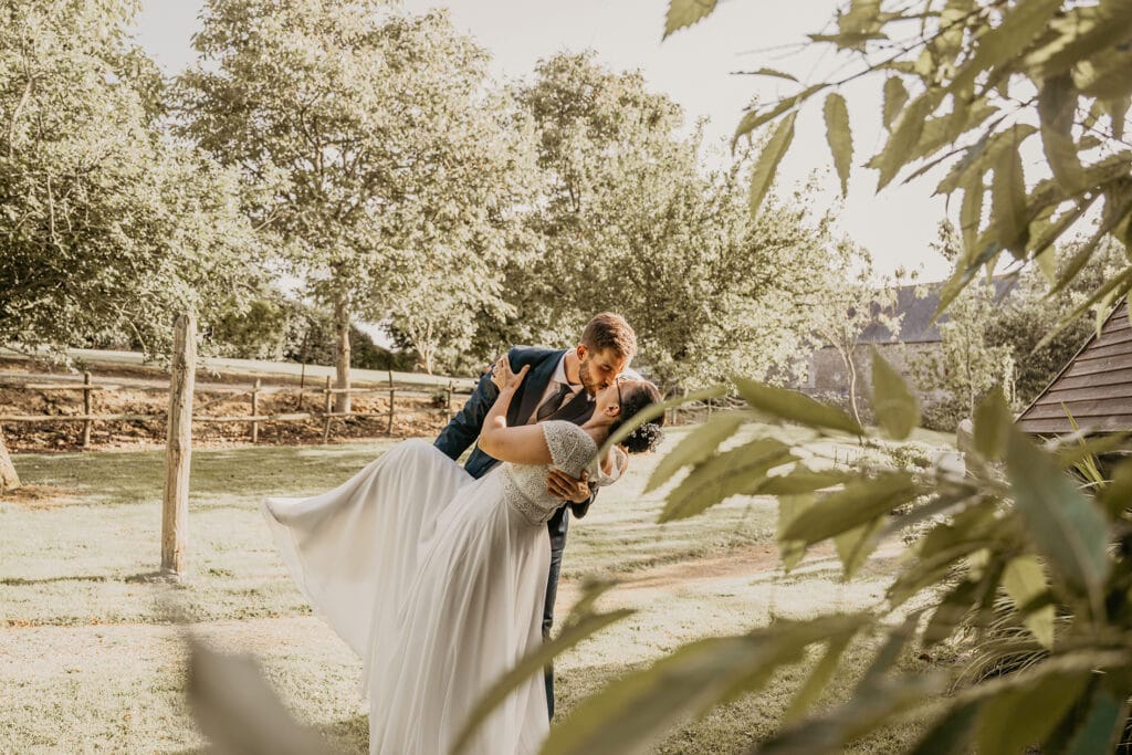 photographe mariage bretagne mariés séance photo naturelle et authentique