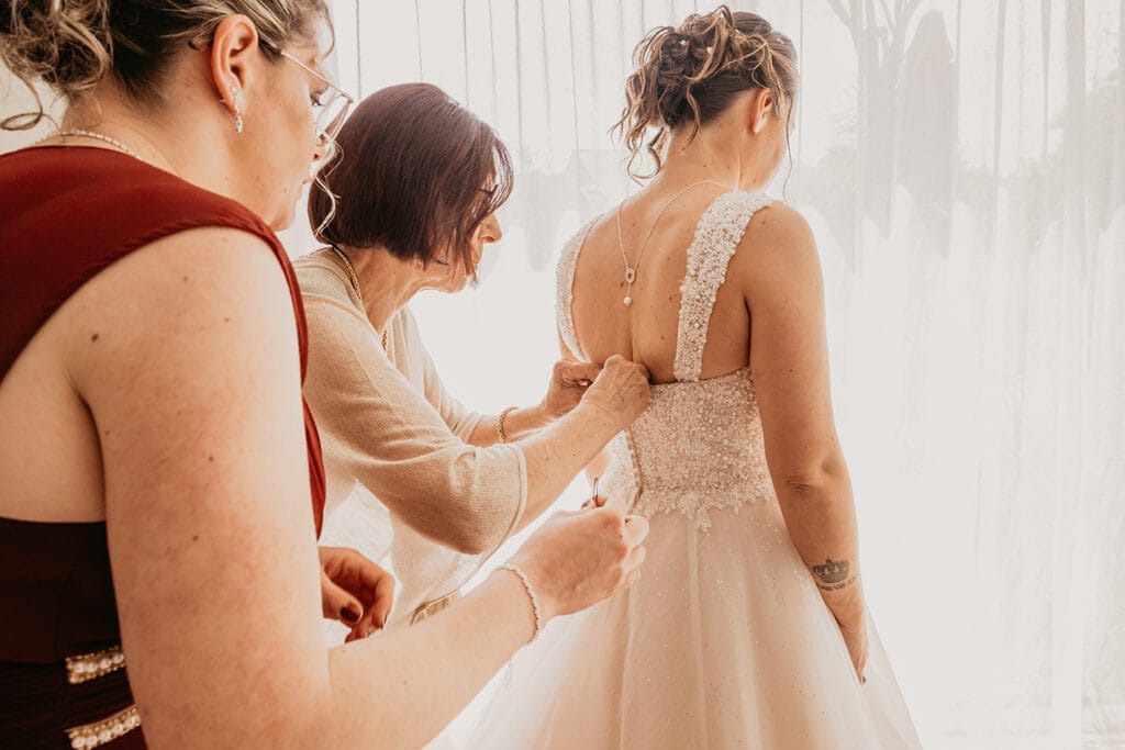 les plus belles images de mariage en Bretagne photographe de préparatifs de mariage en bretagne