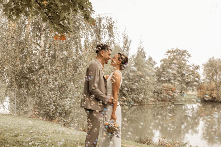 photographe mariage civil amoureux jeunes mariés