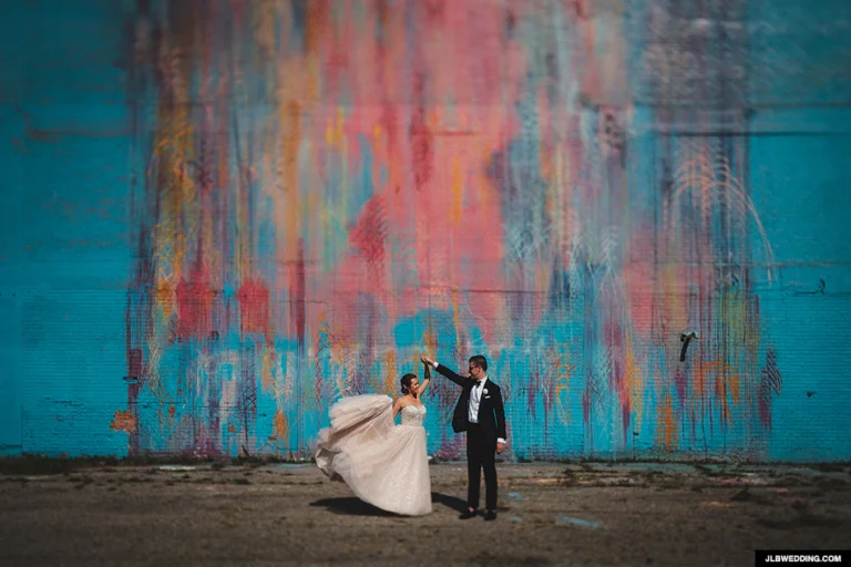mariés durant leur séance photo couple à rennes chateau