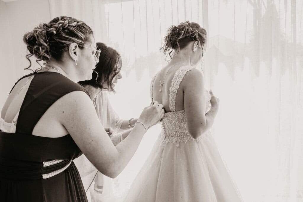 preparatifs maman et la mariee dans les emotions