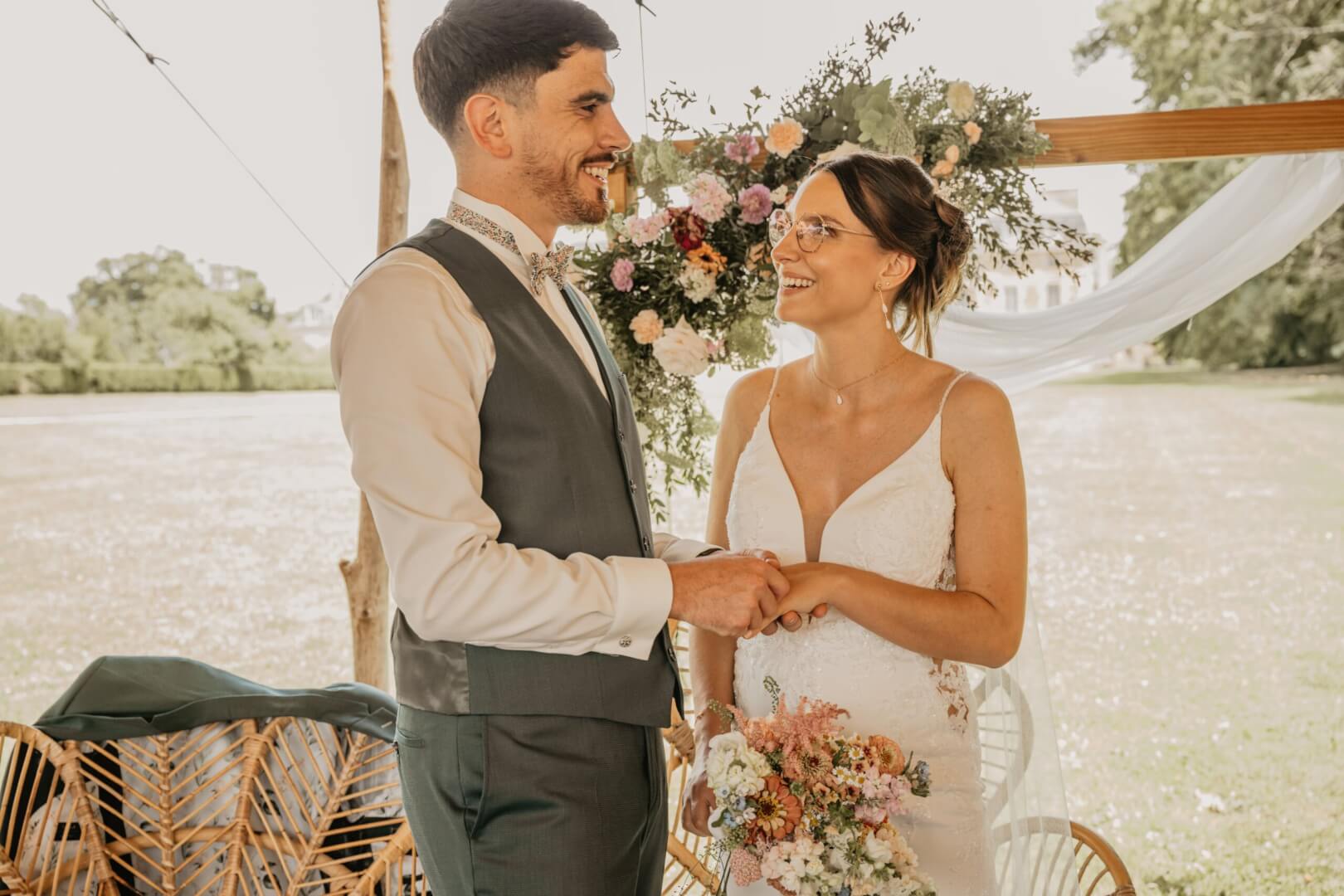 cérémonie laique auchateau de cucé photographier par studiotopia photographe de mariage à rennes